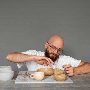 Can bentonite clay help with food poisoning?